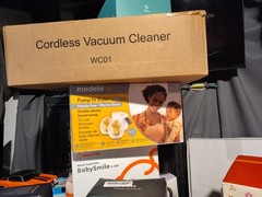 Cordless Vacuum Cleaner. Self-Standing. Headlights! SUPER NICE BLUE COLOR. NEW!!