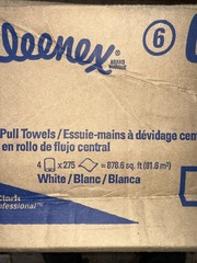 Kleenex 01320 8 in. x 15 in. 1-Ply Center-Pull Towels – White (4 Rolls/CT) New