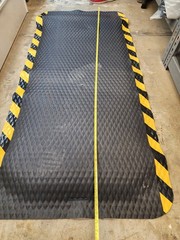 Uline Hog Heaven® Nitrile Mat – 7⁄8″ thick, 3 x 5′, Black/Yellow