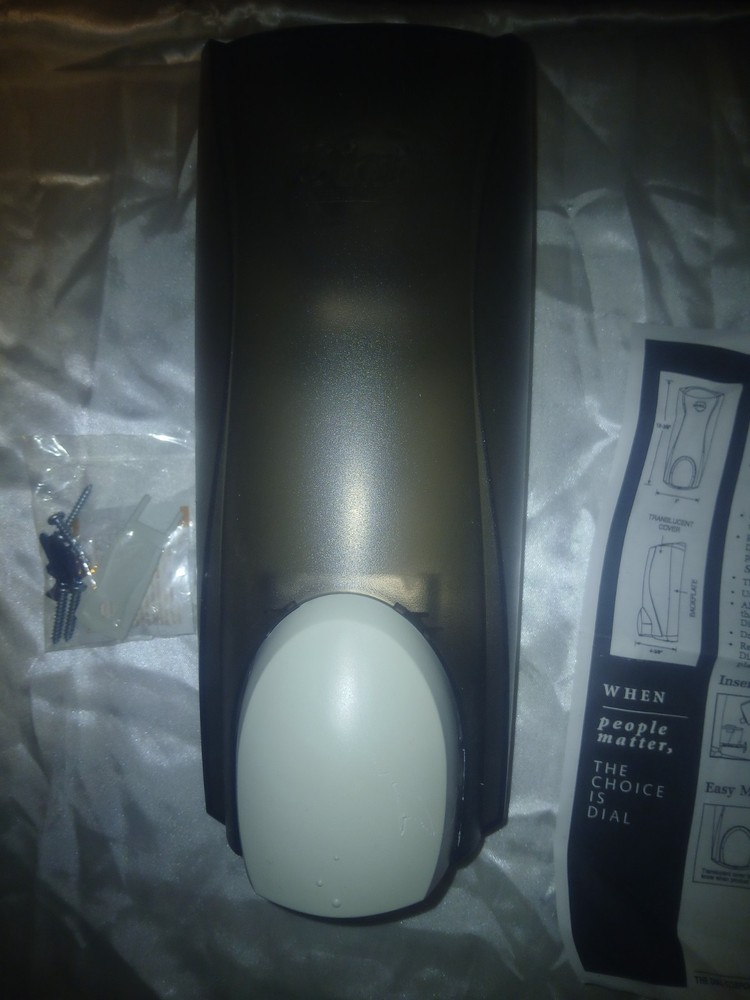 Dial Professional 03922 5.1″ x 4″ x 12.3″ 1L Manual Liquid Dispenser – Smoke New