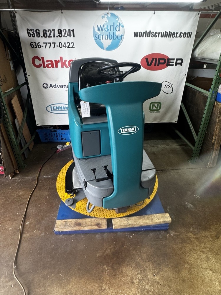 Tennant T7 RideOn Floor Scrubber 32” 10/18 Low Hours 599 New Stock#1233