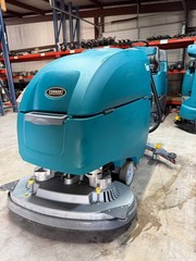Tennant T500e 32″ Dual Disk Walk-Behind Floor Scrubber Cleaner | 545 Hrs
