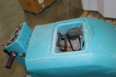 Tennant 5300 FLOOR SCRUBBER