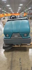 Tenant S 20 floor machine sweeper Good working condition needs new batteries