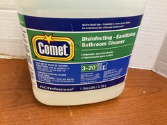 P&G Pro Comet Disinfecting-Sanitizing Industrial Bathroom Cleaner 1 Gal (3.78L)