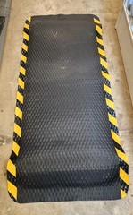 Uline Hog Heaven® Nitrile Mat – 7⁄8″ thick, 3 x 5′, Black/Yellow
