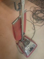 Sanitaire SC886 Commercial Upright Vacuum Bagged Corded 120V 7A FOR PARTS/REPAIR