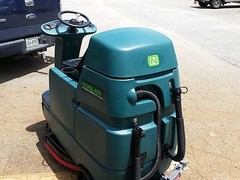 Nobles Speed Scrub Rider (Tennant T7) 32″ Floor Scrubber. 60 day parts WARRANTY