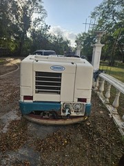 floor scrubber tennant 7400, working condition but needs tlc