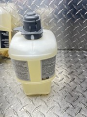 3M-23550 HB Quat Disinfectant Cleaner Concentrate 25H, Gray Cap, 2 Liter,