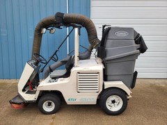 Tennant ATLV 4300 Litter Vacuum Parking Lot Sweeper 647 HRS Kubota Diesel