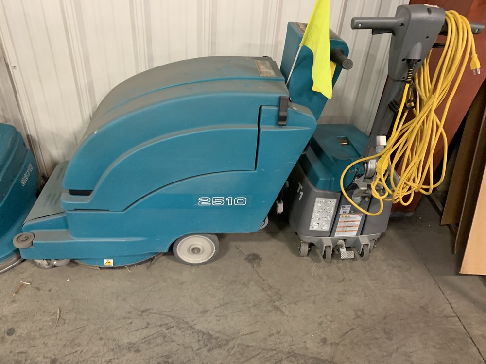 Tennant 2510 20” Battery Buffer Good Condition For $300. Doesn’t Have Batteries.