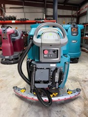 Tennant T500e 32″ Dual Disk Walk-Behind Floor Scrubber Cleaner | 545 Hrs