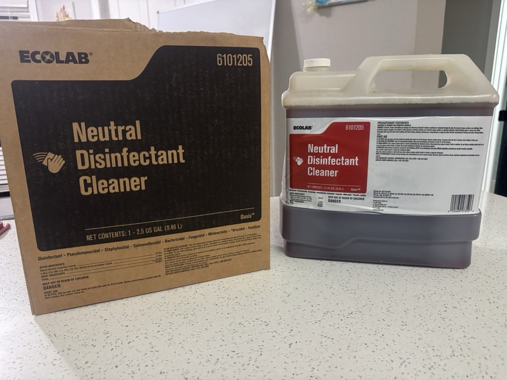 Ecolab 6101205 Oasis Neutral Disinfectant Cleaner-2.5 Gallon