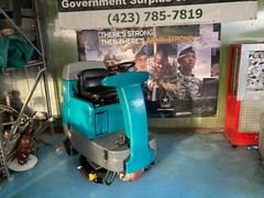 Tennant T7 32″ Ride-On Disk Floor Scrubber 675 hrs.