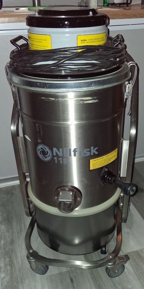 Nilfisk 118 Industrial Vacuum