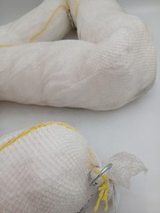Pig Oil Only Absorbent Boom 10′ Spill Containment Industrial Mesh Rope Clips
