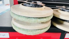 Windsor iScrub 24 Pad Driver, 12″ Sd. Manufacturer’s Product Number: 86000170