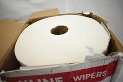 Uline Industrial Wipers Roll S-21157 12 x 13 White 750 Sheets Shop Towels Refill