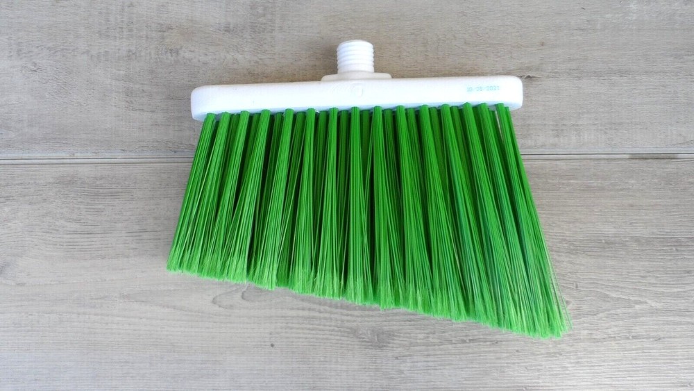 Ecolab 9″ Green Angle Broom Head with Universal 92222682