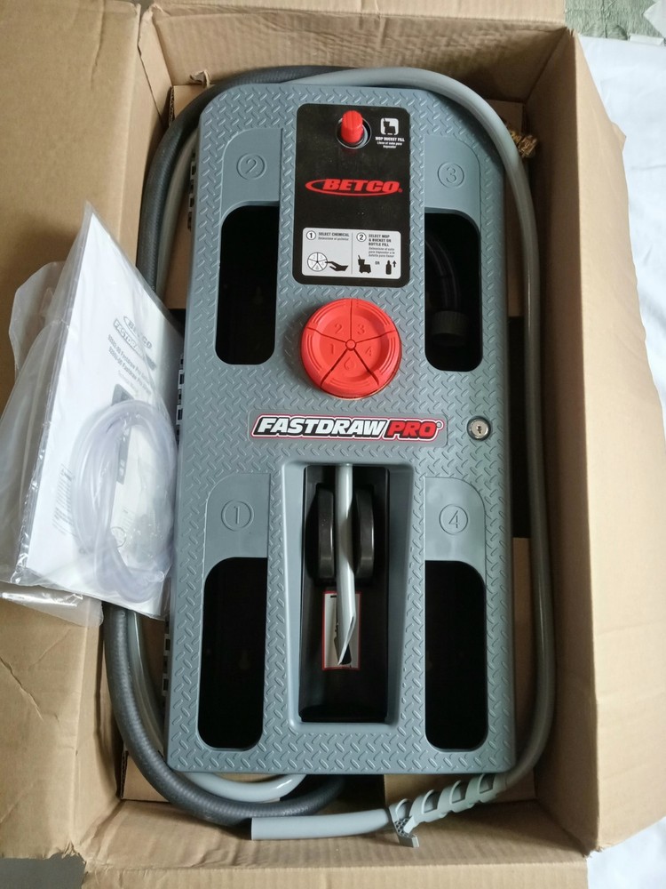 BETCO 92682-00 FASTDRAW PRO 4 BAY Chemical Management System Open Box