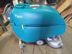 Tennant T500e 28″ Disk Floor Scrubber