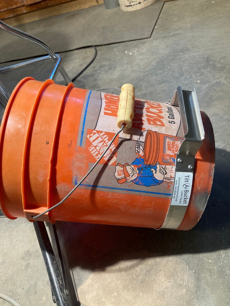 TILT-a-BUCKET Aluminum Handle for Bottom of 5 Gallon Buckets, Transferable,