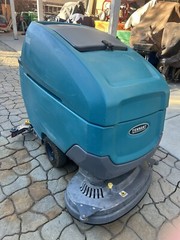 Tennant T600e Disc Floor Scrubber (need Brushes)