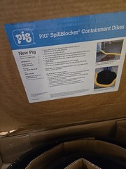 PIG SPILLBLOCKER DIKE PLR204, POLYURETHANE REUSABLE SPILL BARRIER