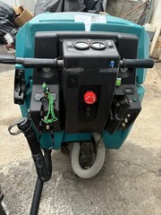 Tennant 5700 Scrub 6 Trojan Batteries and Kawasaki Blue Burnisher 27”