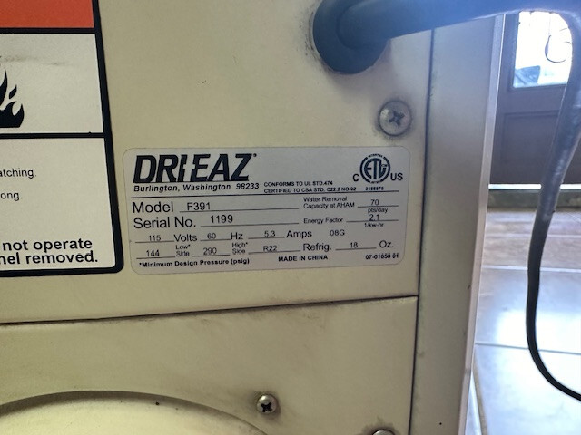 Dri Eaz Dehumidifier CMC 100 Model F391. Legend Brands In Very Good Condition