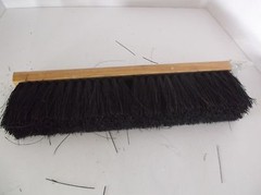 OSBORN INTERNATIONAL 52336 18″ Coarse Floor Broom, 3-7/8″ Trim (D38F)