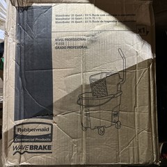 Rubbermaid FG758888RED 35 qt Red Wave Brake® Mop Bucket and Wringer NIB
