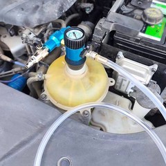 Vacuum Coolant Filler Easy to Read Gauge Cooling System Pressure Tester