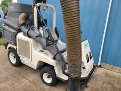 Tennant ATLV 4300 Litter Vacuum Parking Lot Sweeper 647 HRS Kubota Diesel