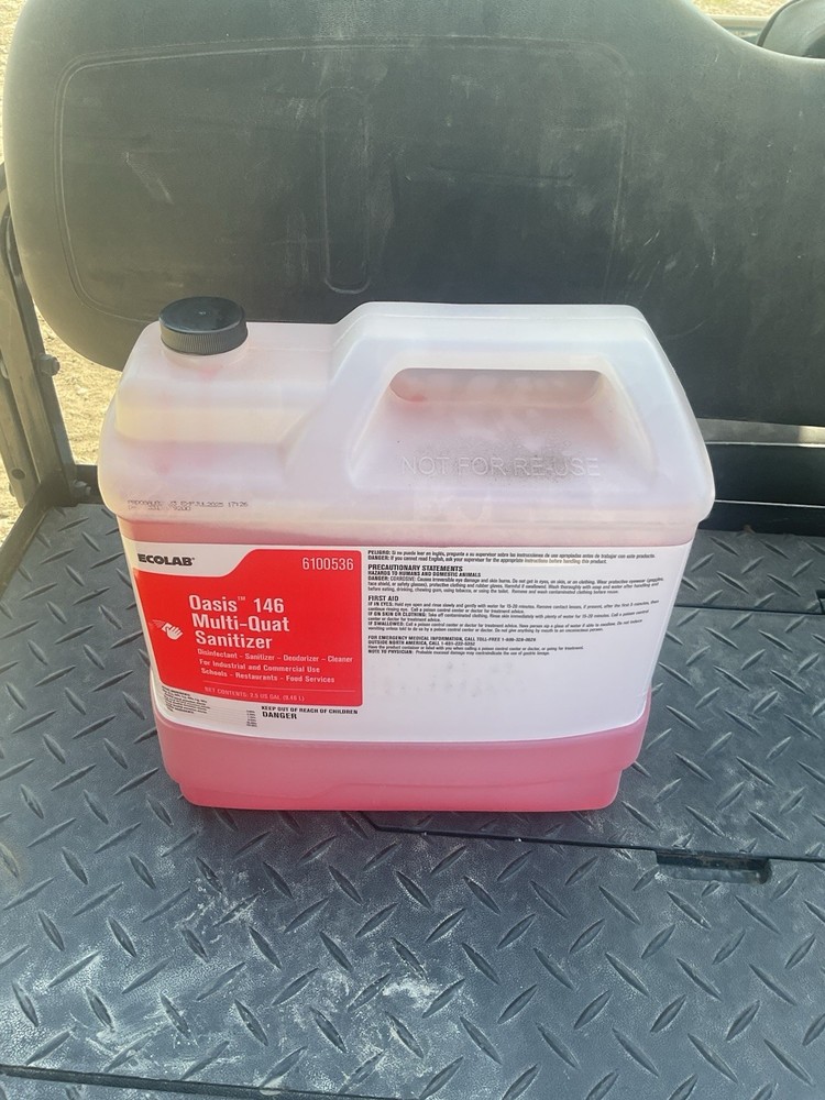 Ecolab 6100536 Oasis 146 Multi-Quat Sanitizer Disinfectant 2.5 Gallons Jul/2025