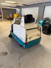 Tennant 6200 Ride-On Sweeper Battery Powered FULLY TESTED. FREE SHIPPING!