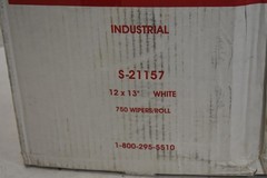 Uline Industrial Wipers Roll S-21157 12 x 13 White 750 Sheets Shop Towels Refill