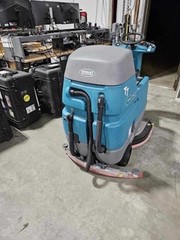 2020 Tennant T7 32″ Disk Micro Rider Floor Scrubber – Open to Offers!