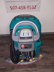 Tennant T500e 32″ Disk Floor Scrubber