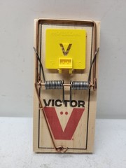 1 Pack Victor Wood Heavy Duty Rat Traps Easy Set Quick Catch M326 PRO