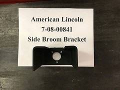 7-08-00841 – Advance American Lincoln 7765 / 7760 – Bracket Side Broom