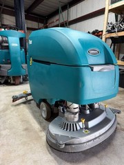 Tennant T500e 32″ Dual Disk Walk-Behind Floor Scrubber Cleaner | 545 Hrs