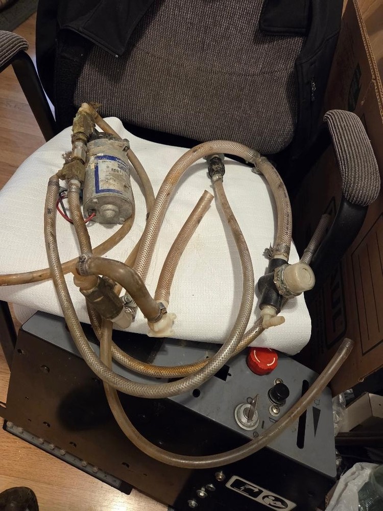 8001-251-210 DIAPRAGM WATER PUMP + EXTRAS TENNANT 7100 ECH2O Ride Floor Scrubber