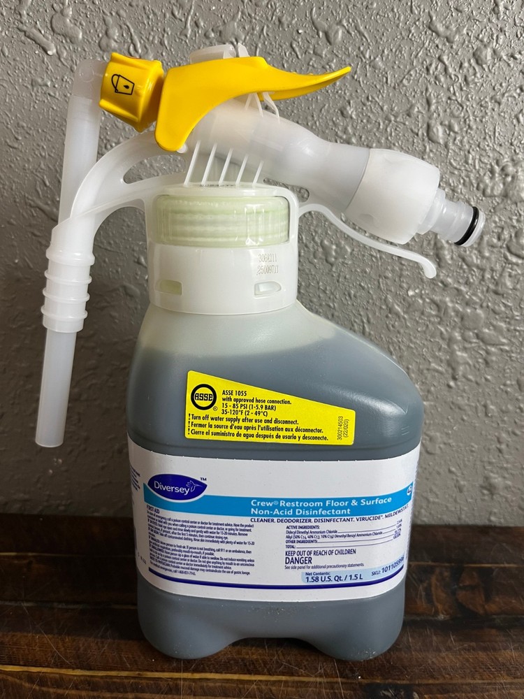 4 Pack Diversey Crew Restroom Floor Surface Non Acid Disinfectant Cleaner 1.5L