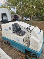 floor scrubber tennant 7400, working condition but needs tlc