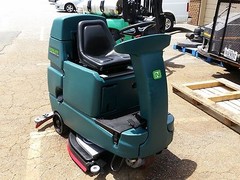 Nobles Speed Scrub Rider (Tennant T7) 32″ Floor Scrubber, 60 day parts WARRANTY