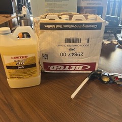 Lot 4 Betco Fastdraw 36 Foaming Dock-n-Dumpster Cleaner 4 X 2L With Sprayer