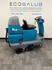 REFURBISHED TENNANT R14 Ride-On Carpet extractor 28” (2 available)