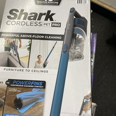 Shark IZ240 Pet Pro Cordless Stick Vacuum Cleaner with Powerfins Brushroll, 40